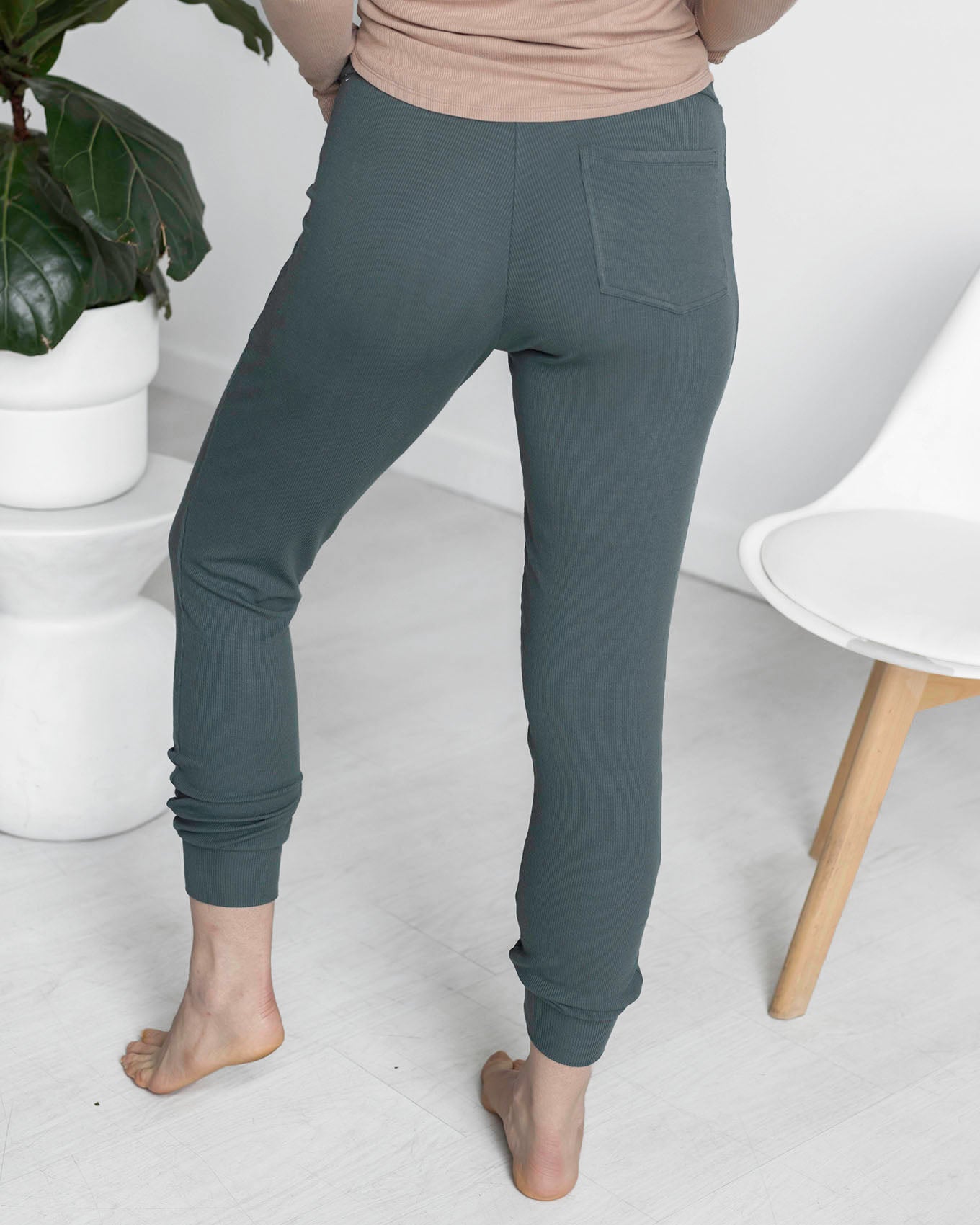 Essential Ribbed Forest Jogger Pants