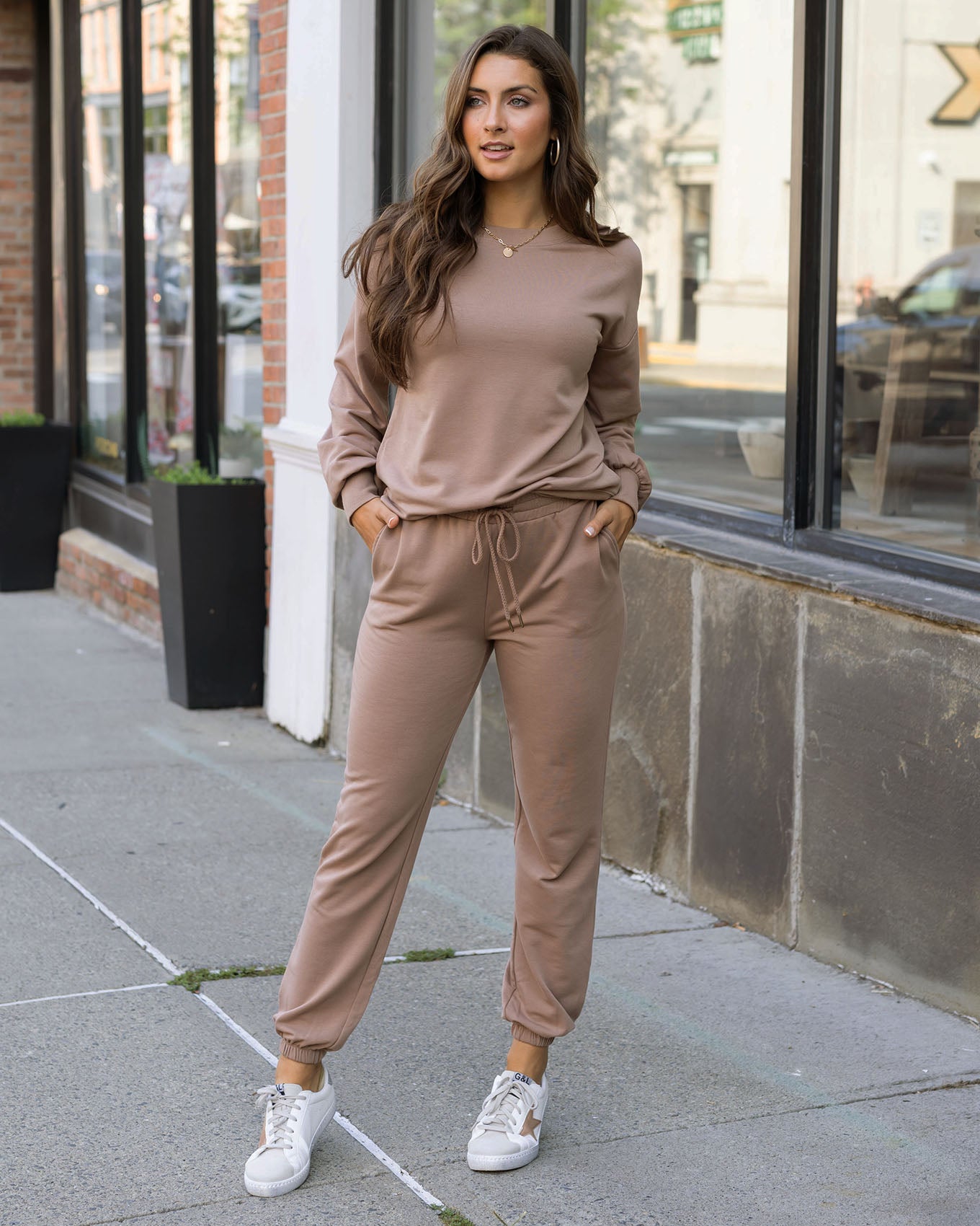 Tan on sale sweatshirt outfit