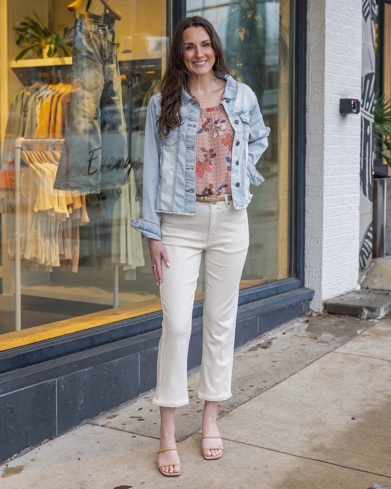 Mel's Fave Non Distressed Cropped Straight Leg Colored Denim in Natural