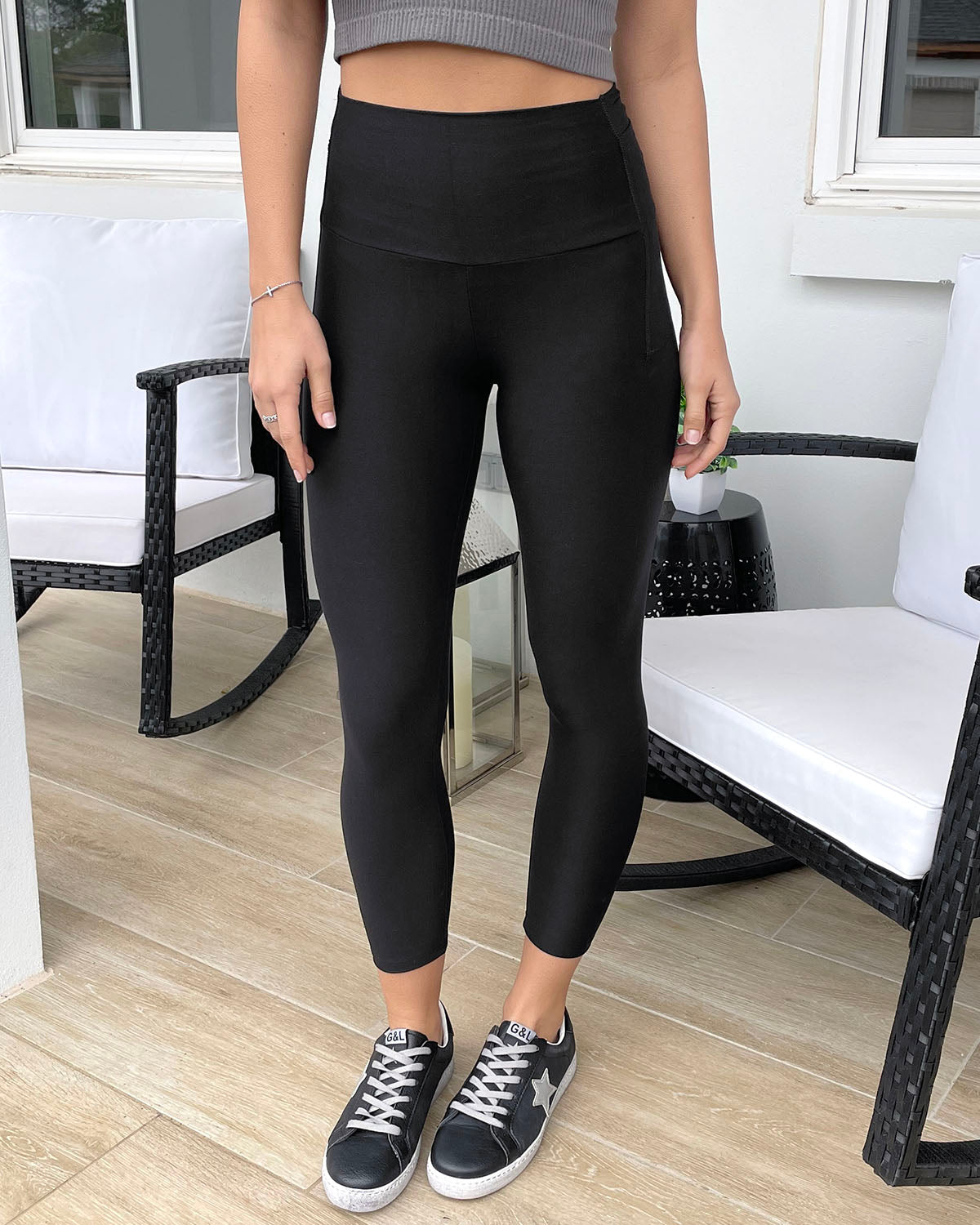 Cropped Mid-Weight Daily Pocket Leggings in Black