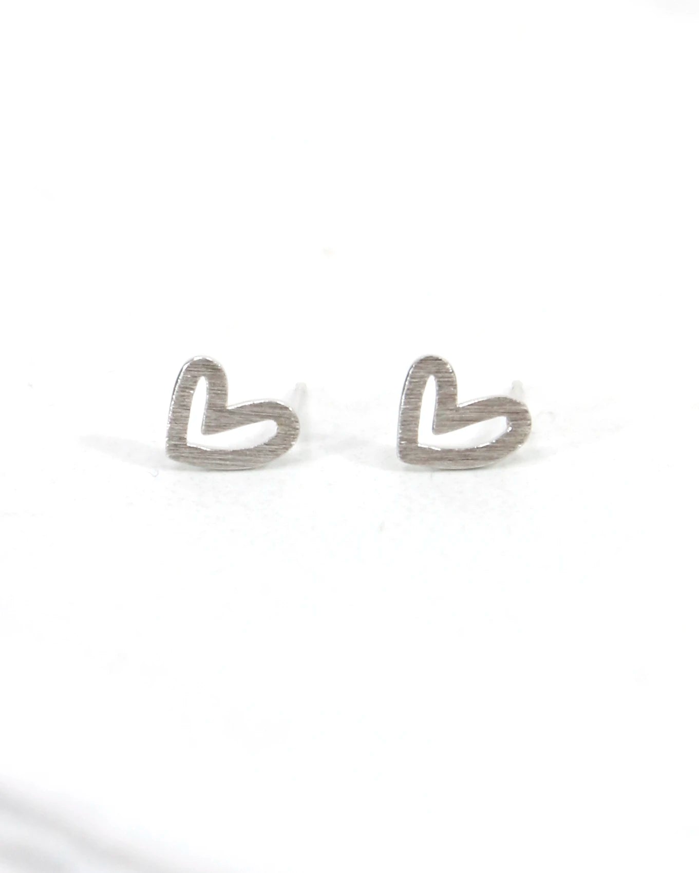 Heart stud earrings