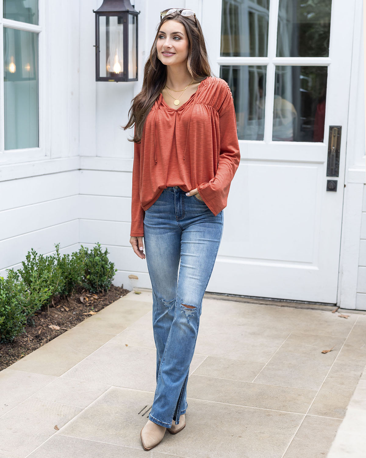 Flare Jeans with Off Shoulder Top Outfits (6 ideas & outfits