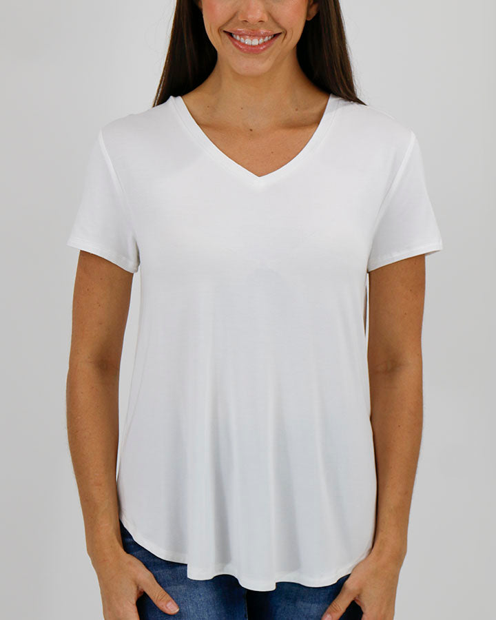 true fit perfect pocket tee in ivory - Grace and Lace